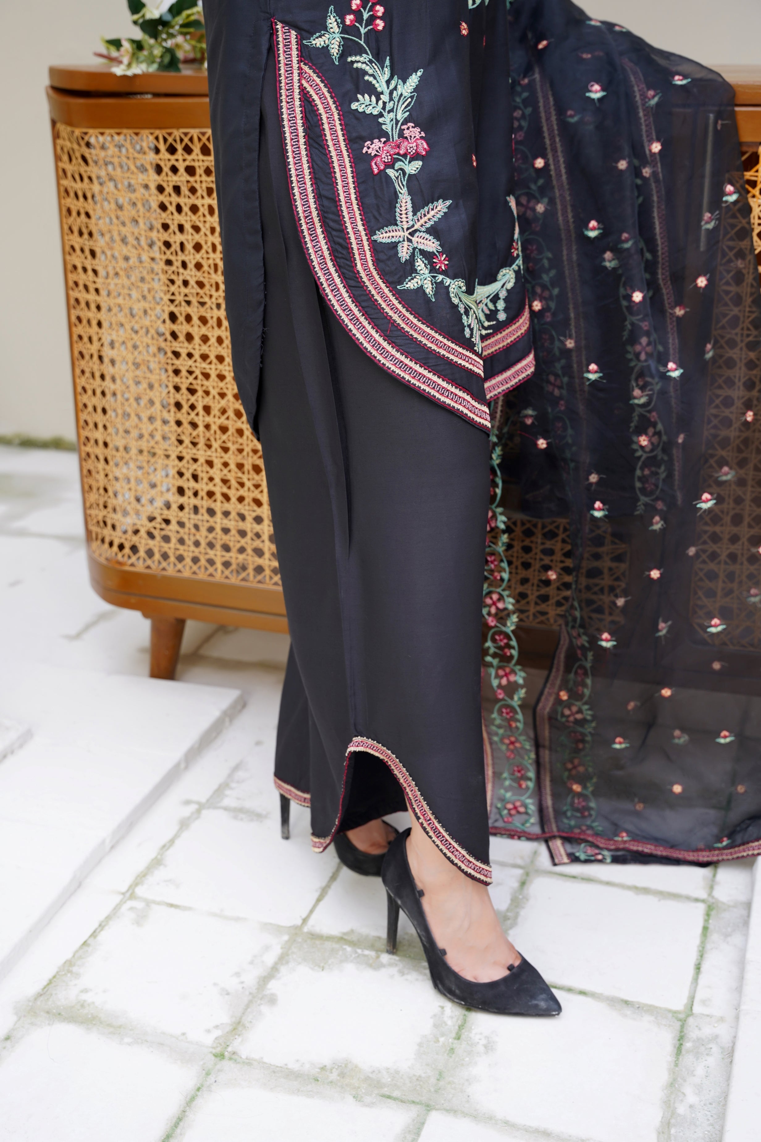 Haseen - Embroidered 3Pc Suit | Ready to wear 3pc