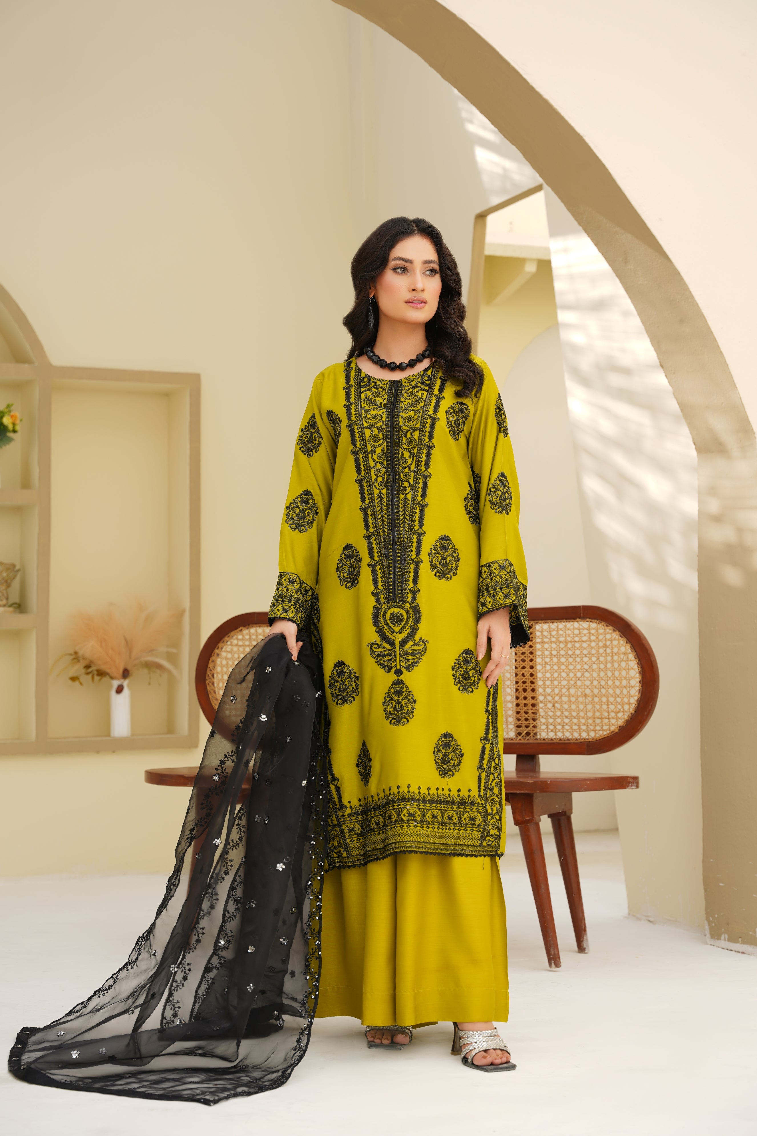 Vibrant Mustard Noir – 3Pc Embroidered Suit