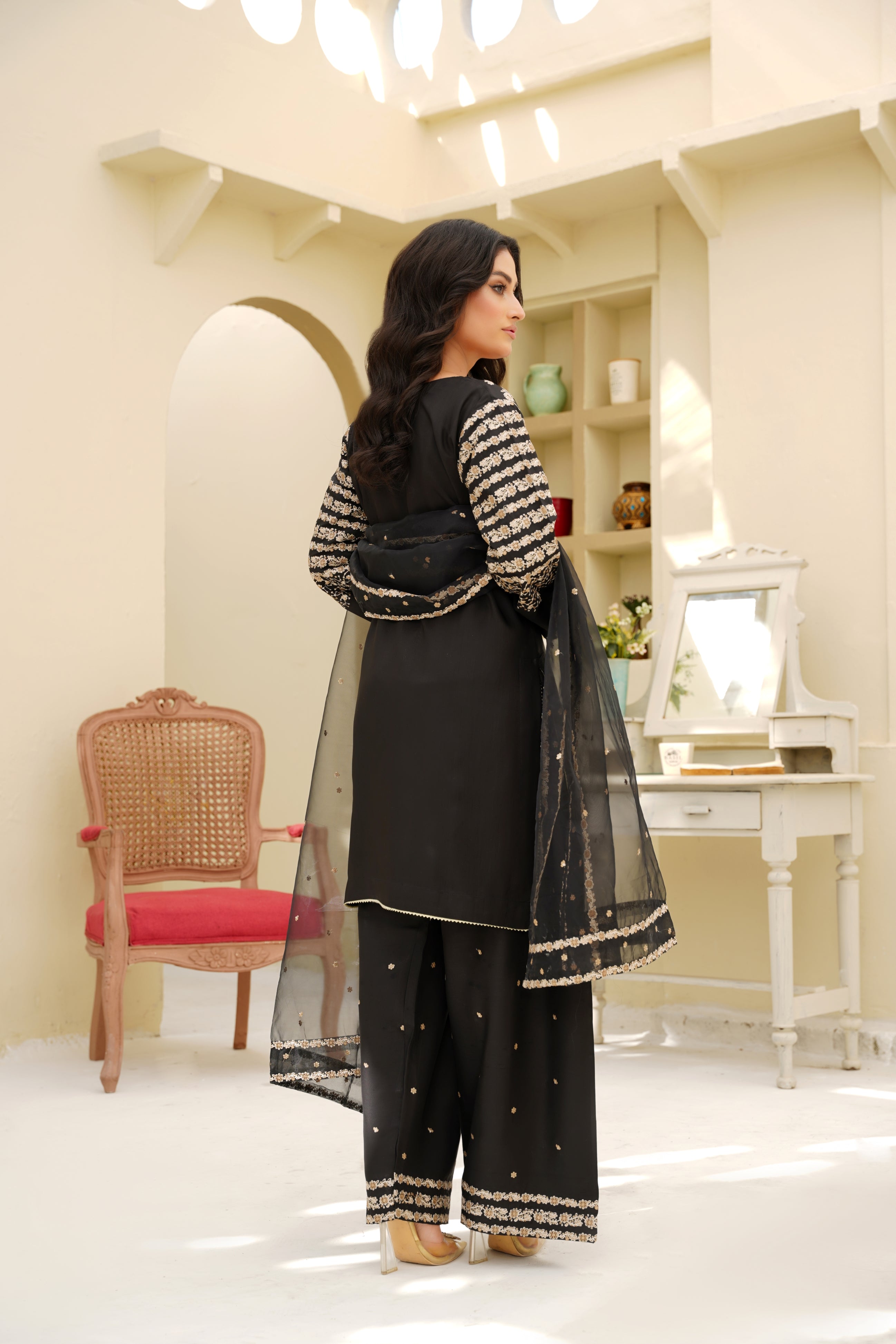 Midnight Radiance – 3Pc Embroidered Suit