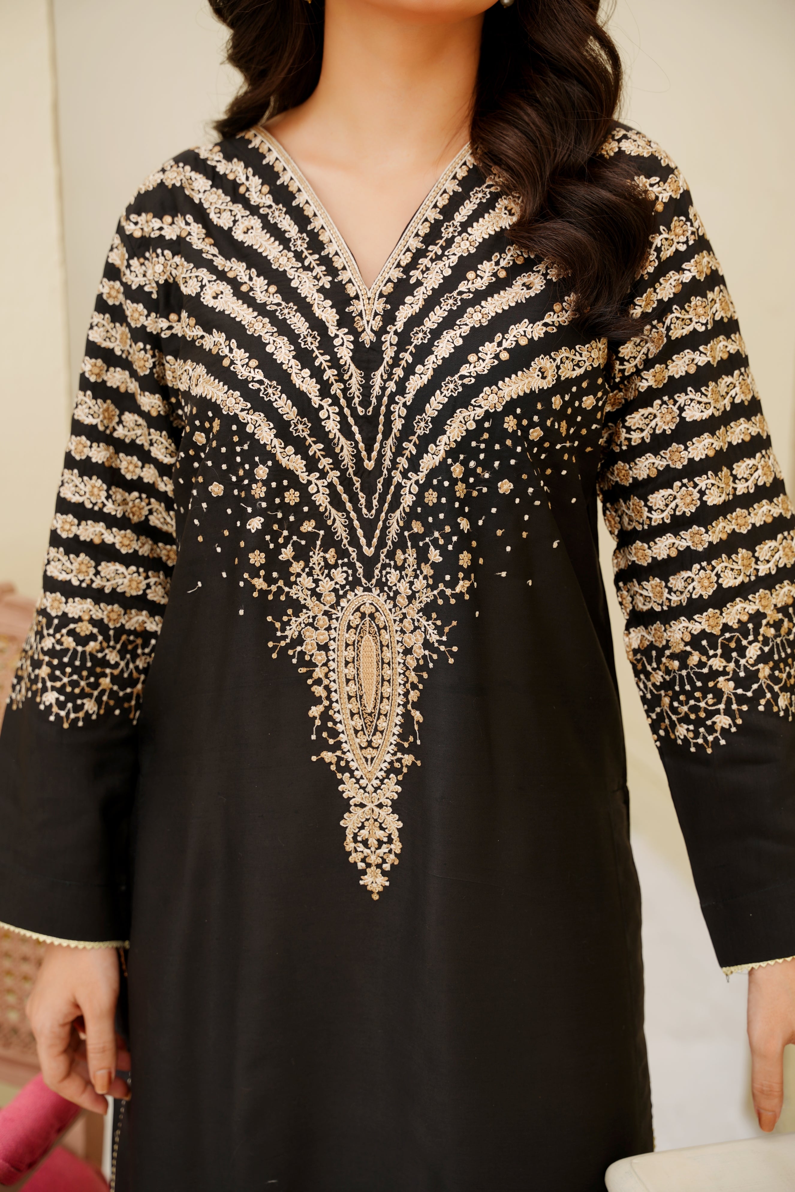 Midnight Radiance – 3Pc Embroidered Suit