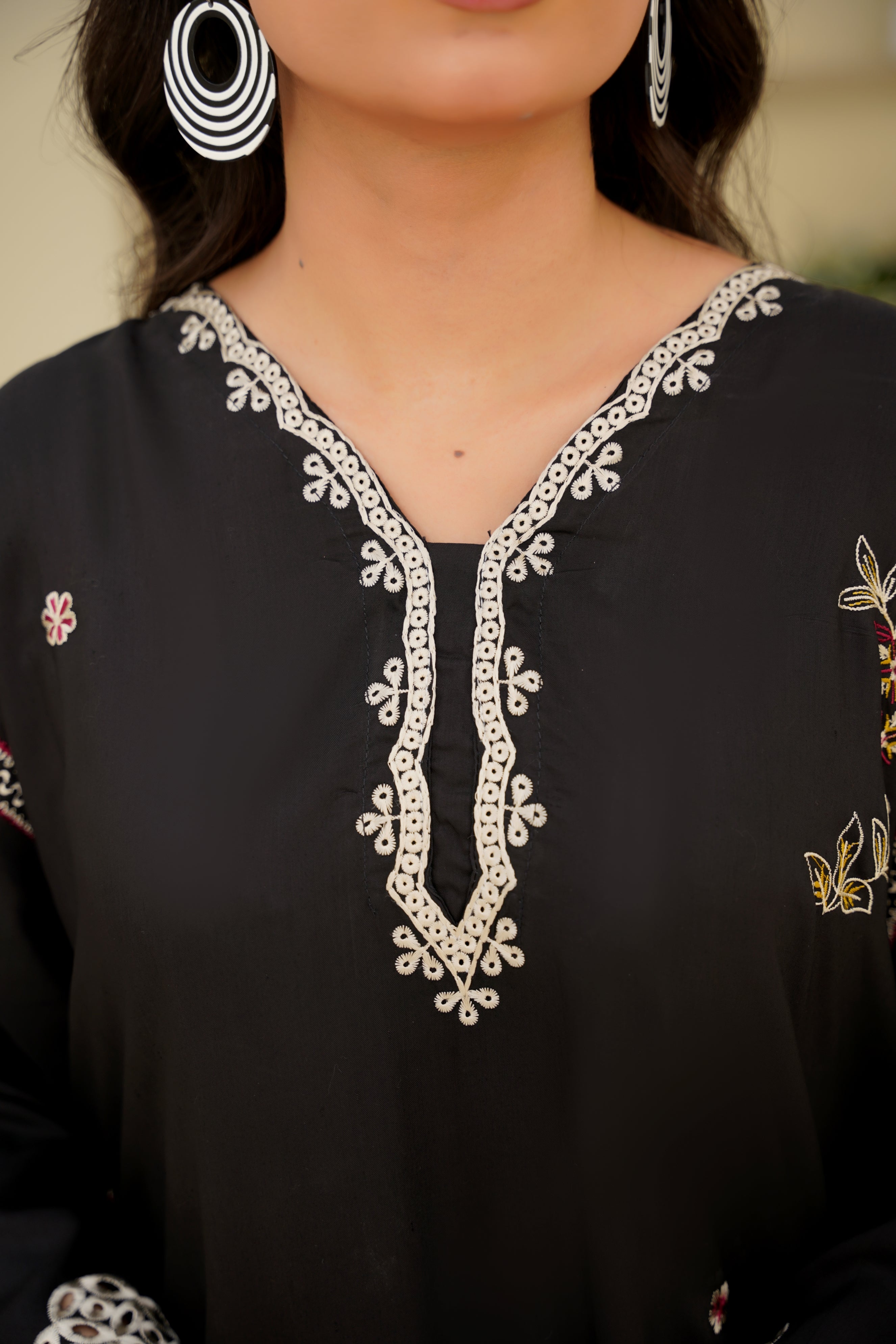 Midnight Bloom – 2Pc Embroidered Suit