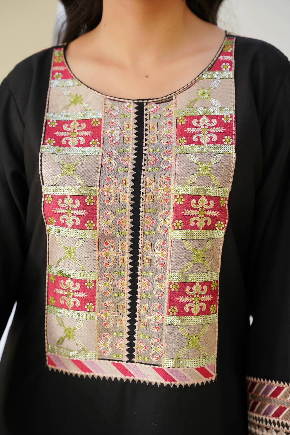 Noir Elegance – 2Pc Embroidered Suit