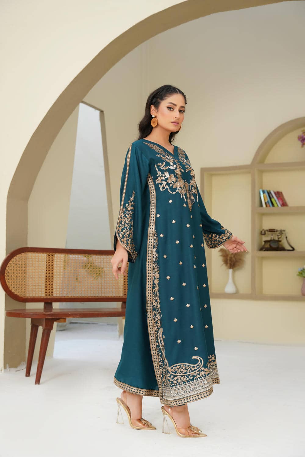 Maya Teal – 2Pc Embroidered Suit