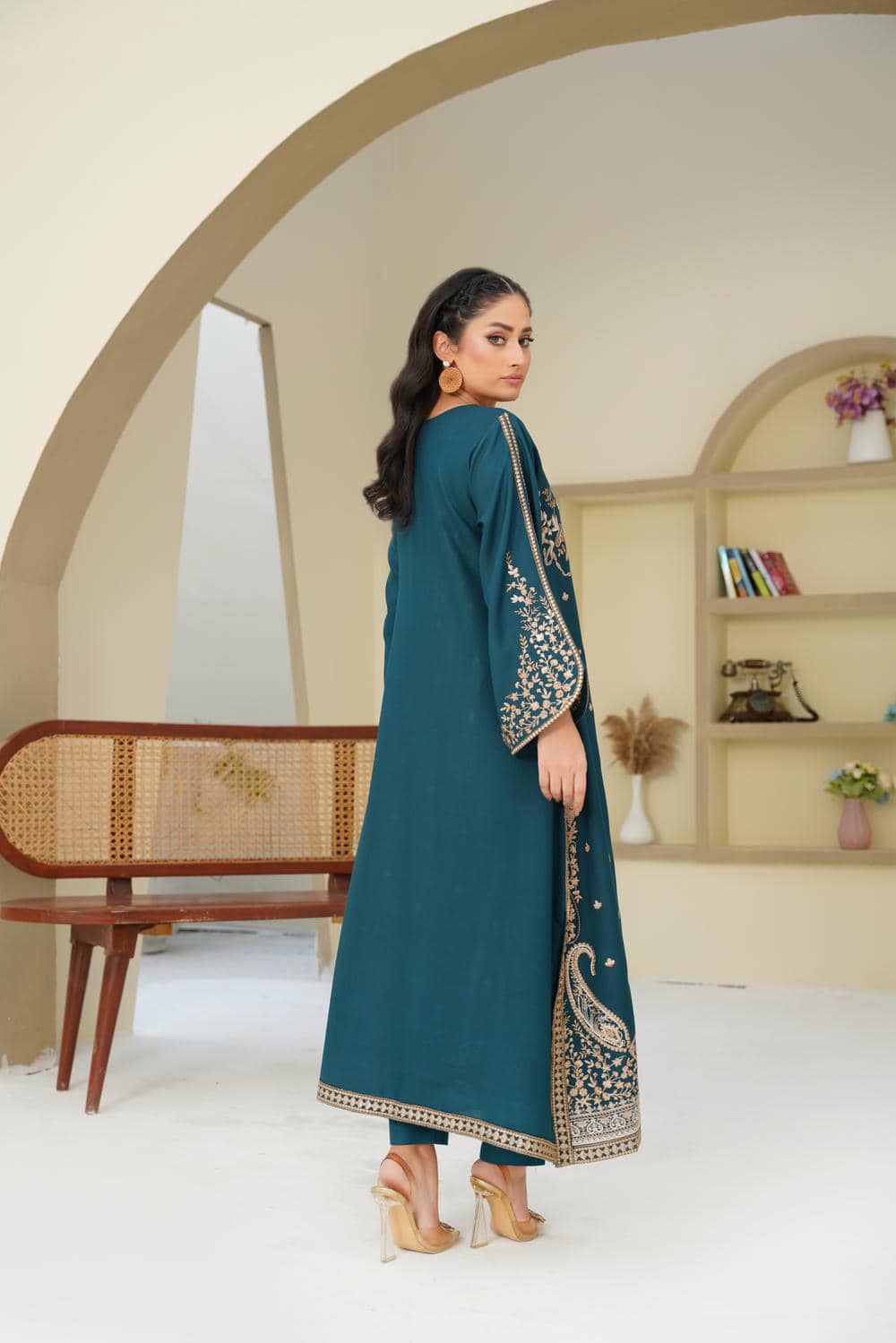 Maya Teal – 2Pc Embroidered Suit