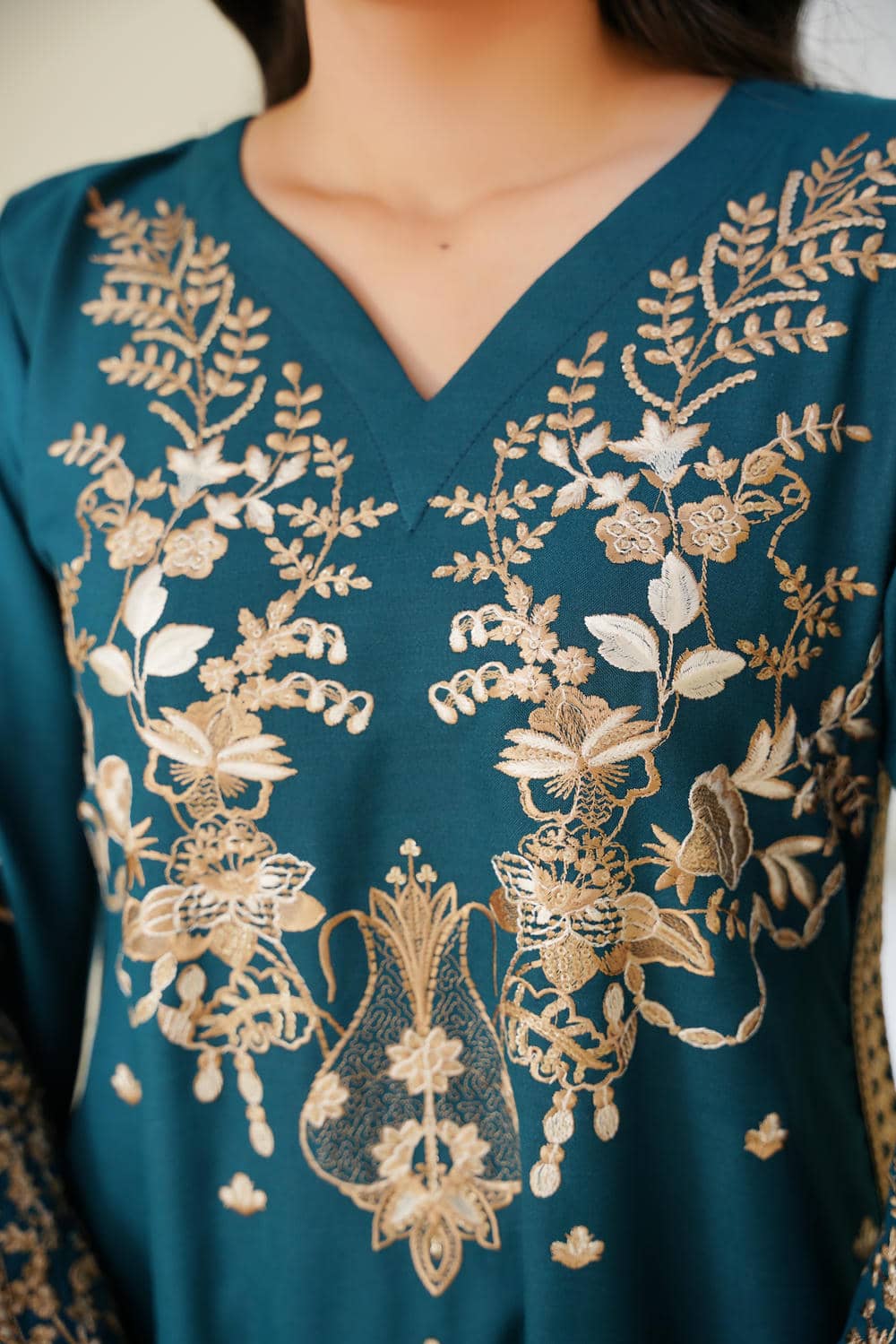 Maya Teal – 2Pc Embroidered Suit