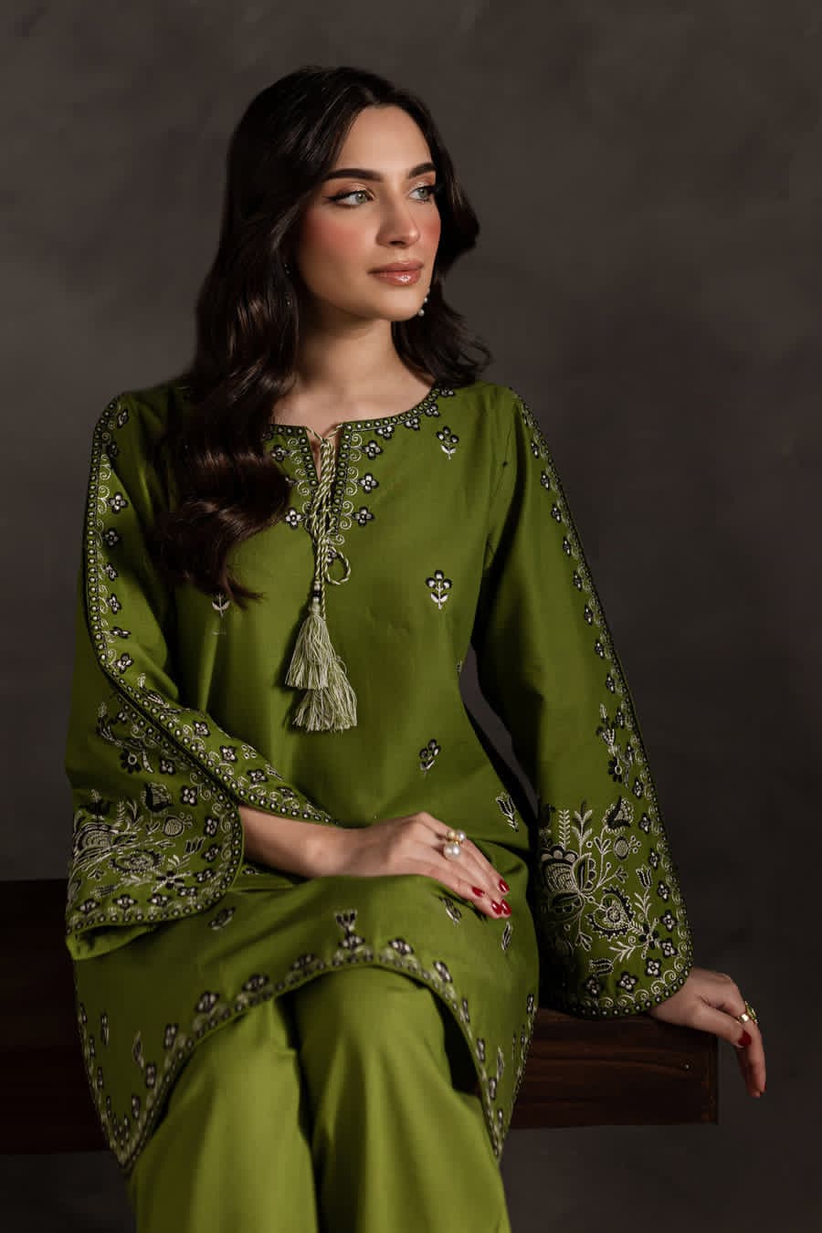 Emerald Green Embroidered 2-Piece Salwar Kameez Suit