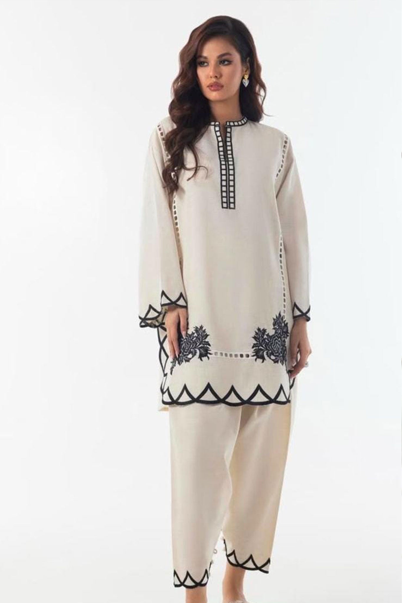 Lavender Purple Embroidered 2-Piece Kameez Shalwar Set