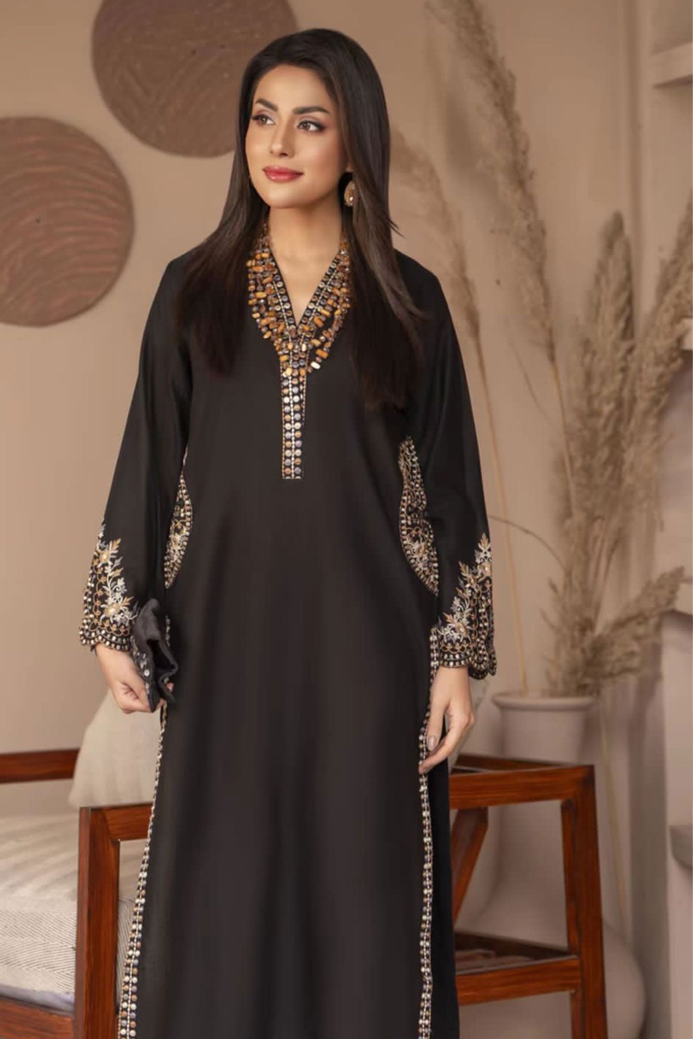 Emerald Green Embroidered 2-Piece Kameez Shalwar Set