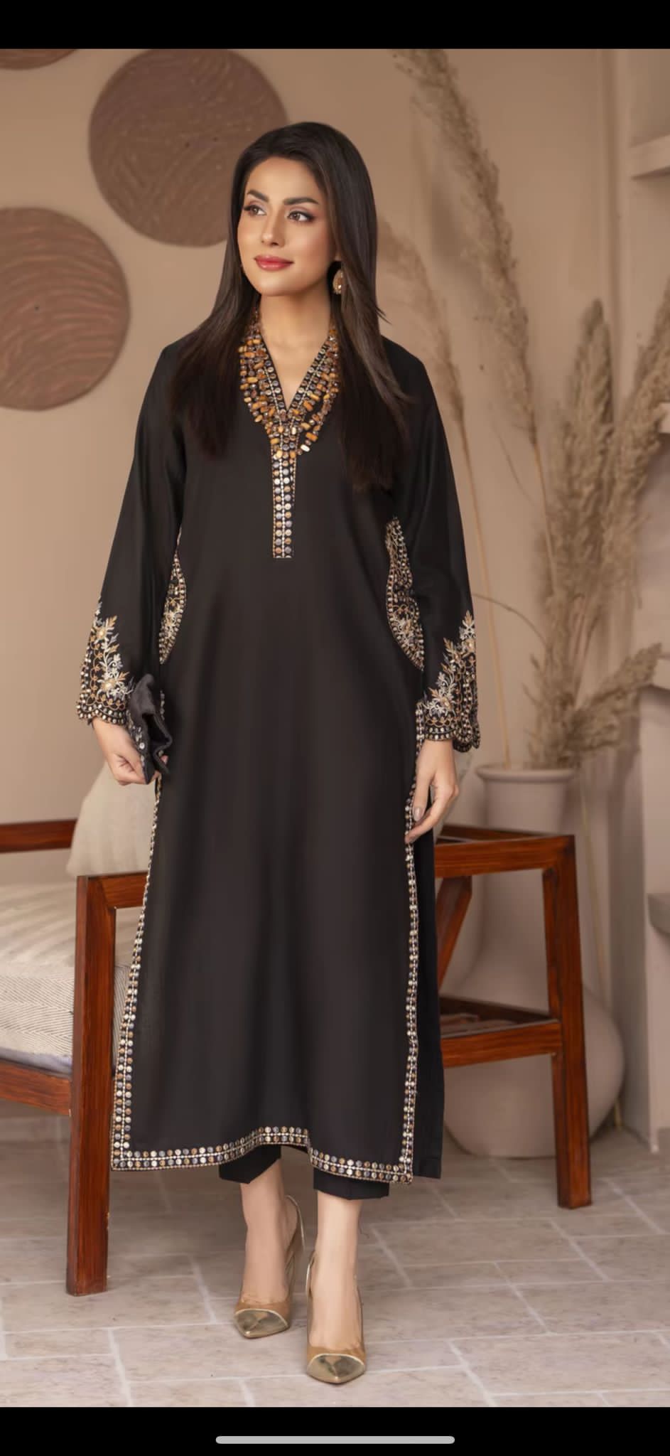 Emerald Green Embroidered 2-Piece Kameez Shalwar Set