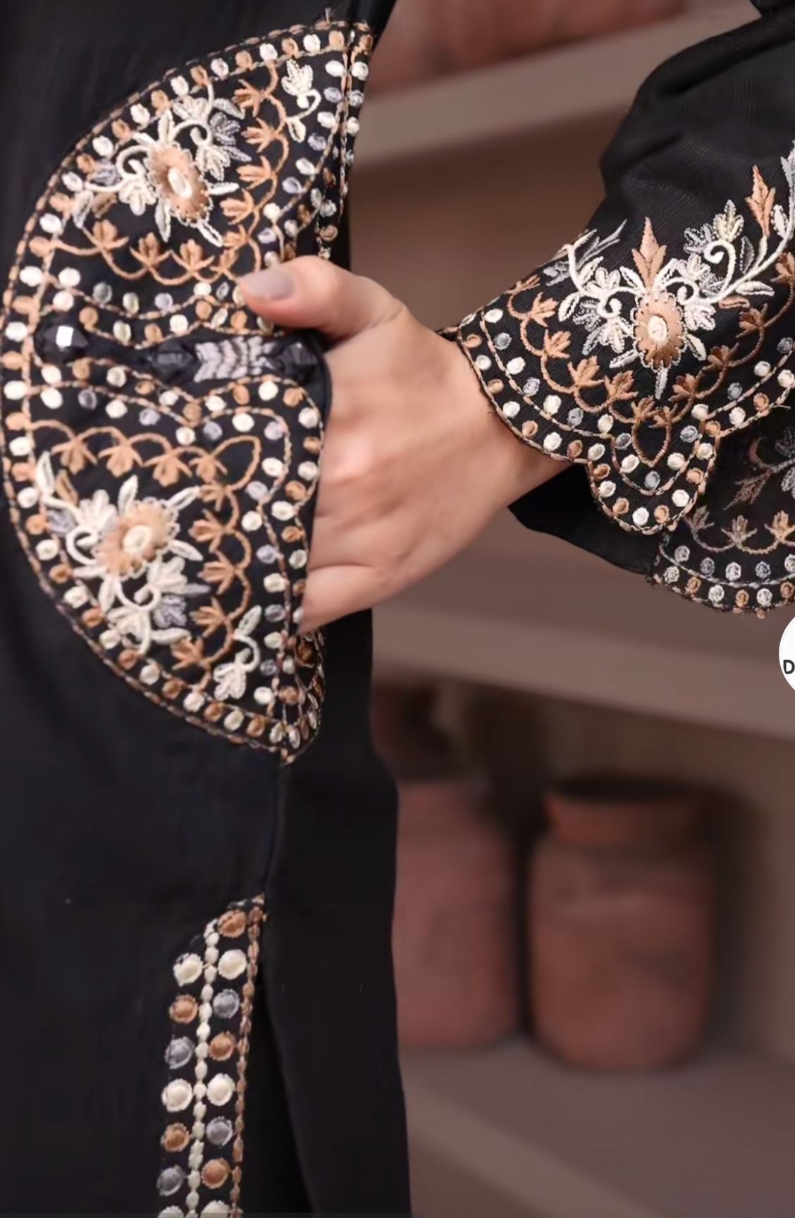 Emerald Green Embroidered 2-Piece Kameez Shalwar Set