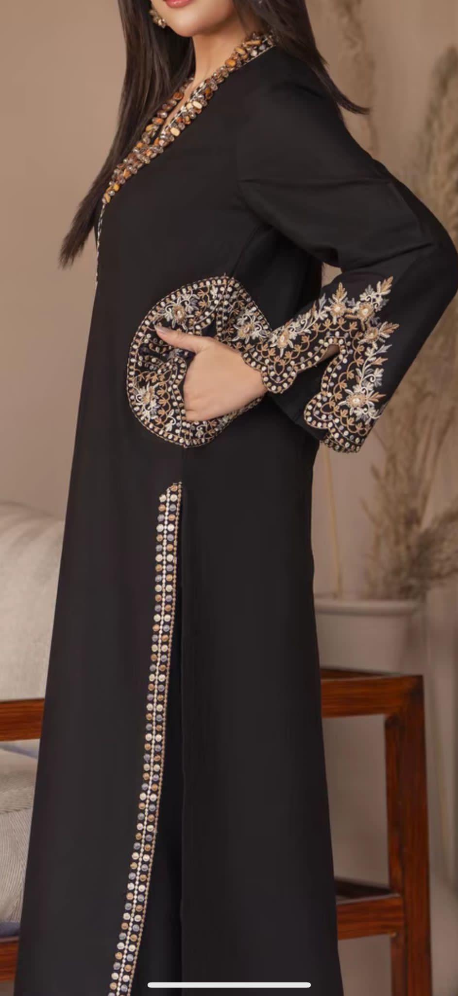 Emerald Green Embroidered 2-Piece Kameez Shalwar Set